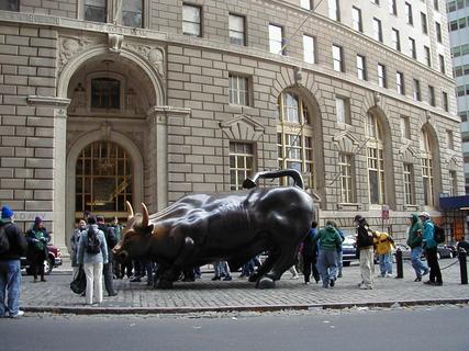 Bull near the New York Stock Exchange<br>Location: <a href="https://www.google.com/maps/search/?api=1&query=40.7056,-74.01365" target="_new">Broadway near Morris St</a>